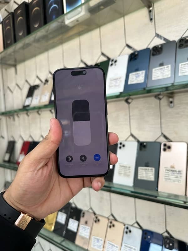 I phone 15 pro Factory unlockd NoN PTA 128gb 2