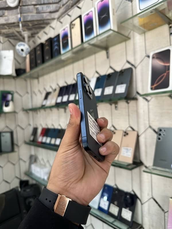 I phone 15 pro Factory unlockd NoN PTA 128gb 5