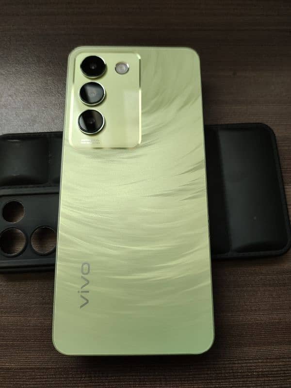 #Vivo_Y100_256/8+8 8