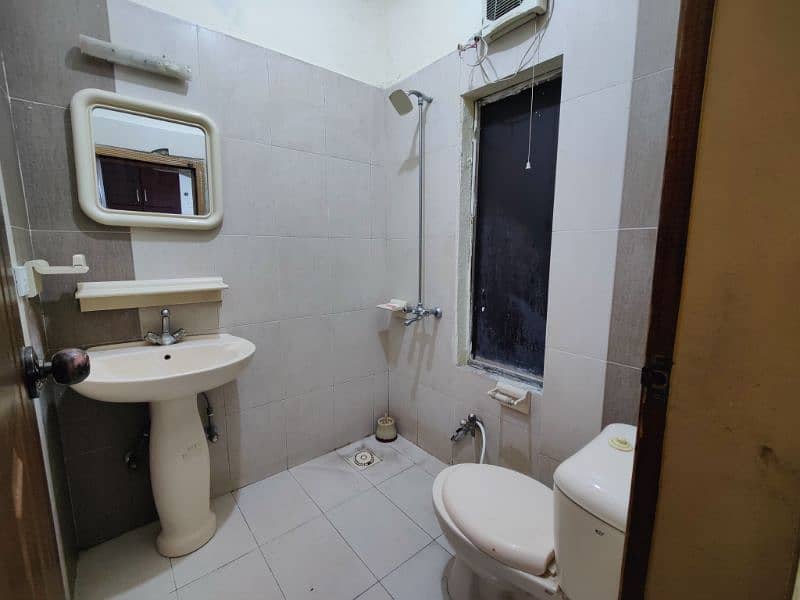 per day flat's avlible in islmabad e11 8