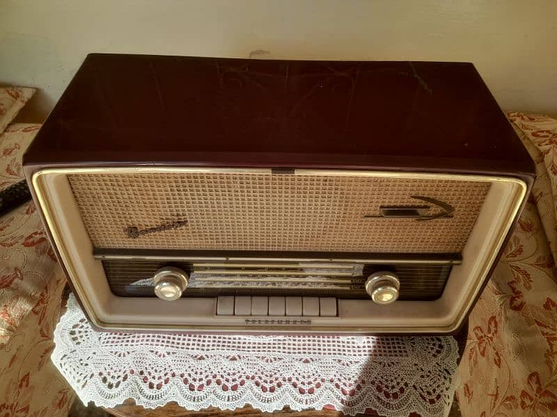 Tube radio, made in Germany 2