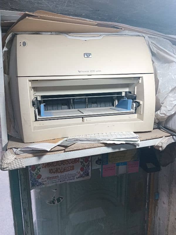 hp lazer jet 1200 printer 0