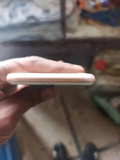 IPhone 8 gold 64gb PTA approved bh 78