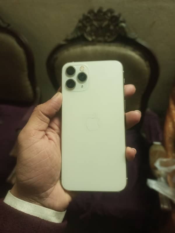 iphone 11 pro factory unlock 10/10 5