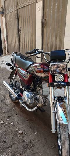 Honda CD70 2023