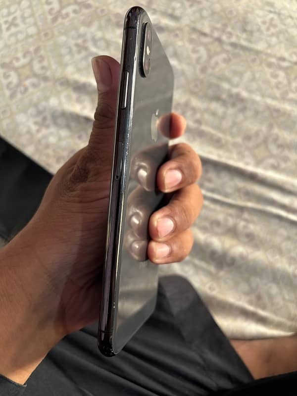 I phone xs max 64Gb Non PTA JV 4