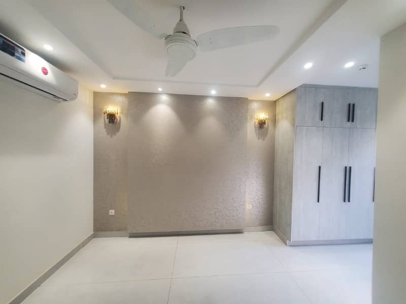 10 Marla Out class Stylish House For Rent In DHA Phase 4,Block GG, Lahore. 2