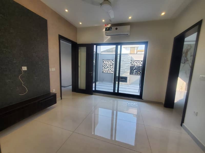 10 Marla Out class Stylish House For Rent In DHA Phase 4,Block GG, Lahore. 9