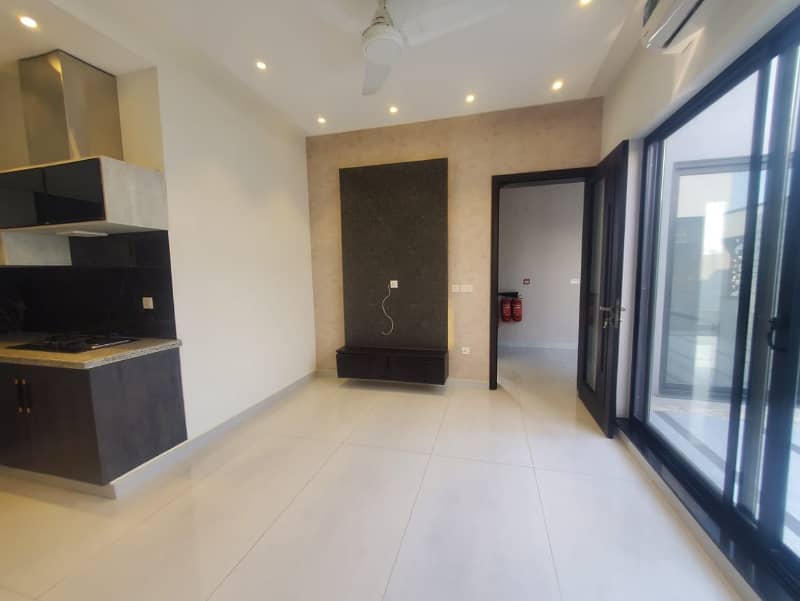 10 Marla Out class Stylish House For Rent In DHA Phase 4,Block GG, Lahore. 12