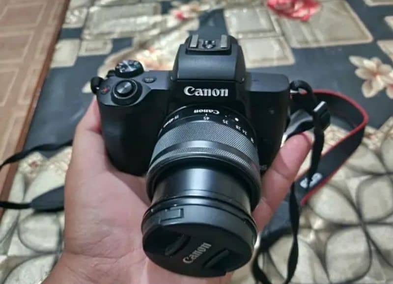 CANON M50 DSLR 4