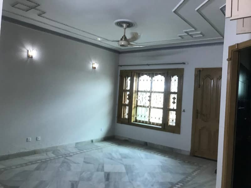 SUN FACING TRIPLE STORIES HOUSE AVAILABLE FOR SALE G-11/3 ISLAMABAD 4