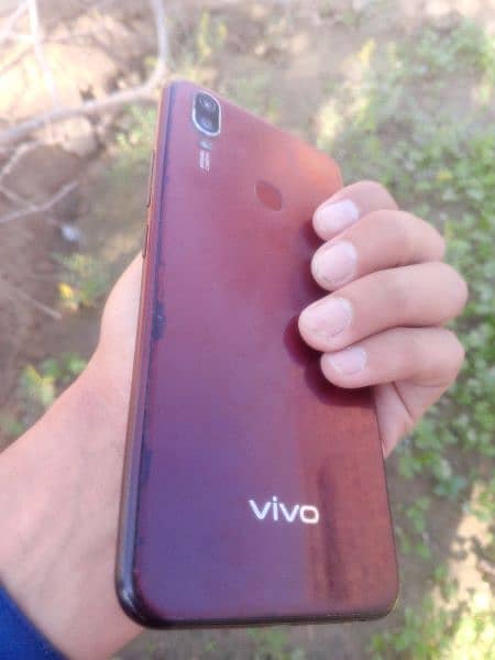 Vivo Y11 Hy . 3/32 Hy .  With Box And Original Charger hy . No Fault . 1