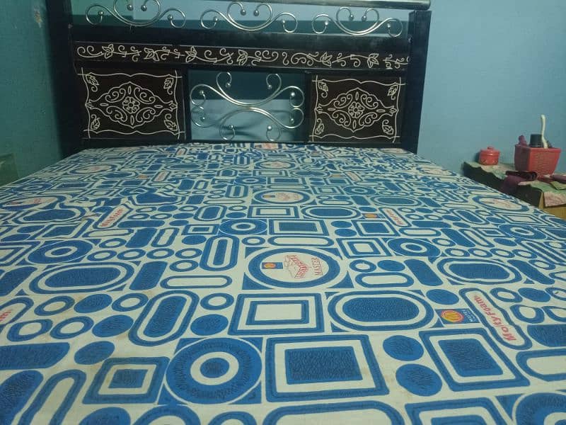 Queen Size bed for sale with mattress 2