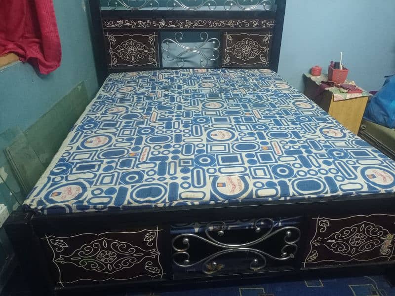 Queen Size bed for sale with mattress 4