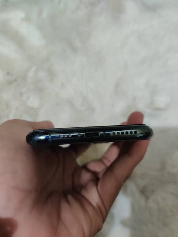 IPhone 11 Pro *PTA Approved* 4