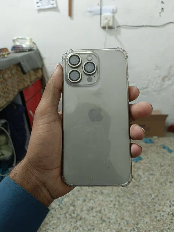 iPhone 15 Pro Max 256GB Natural Titanium Color 1