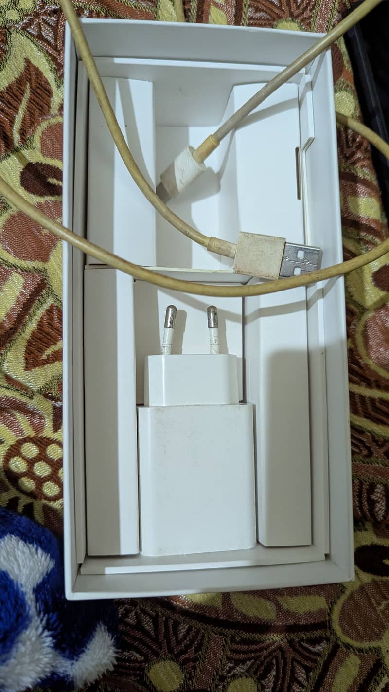 Redmi Note 9s 6gb 128gb with box and Charger 8