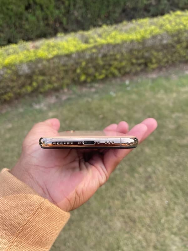 iPhone XS 64 gb Non PTA Jv Lush Condition 6