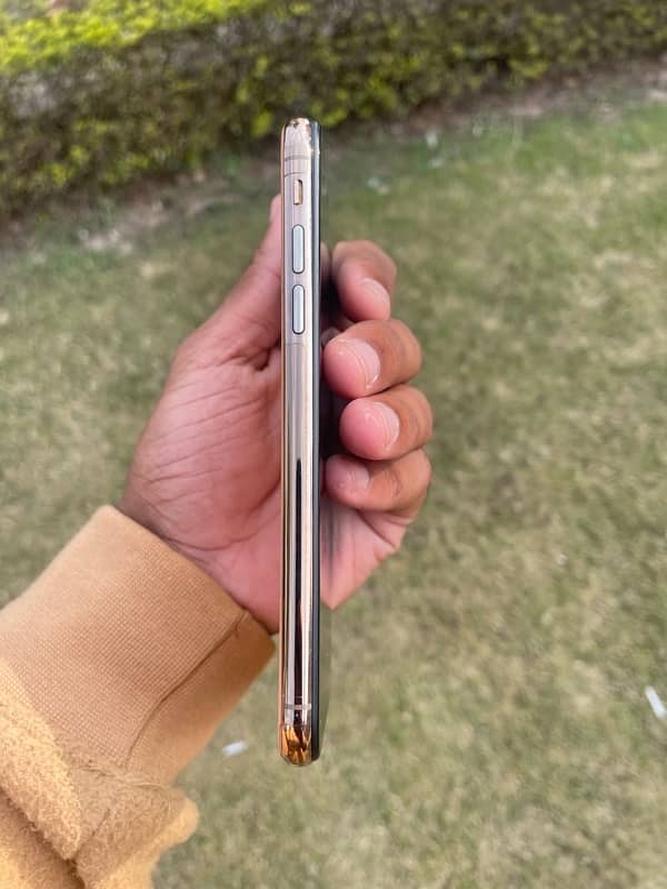 iPhone XS 64 gb Non PTA Jv Lush Condition 7