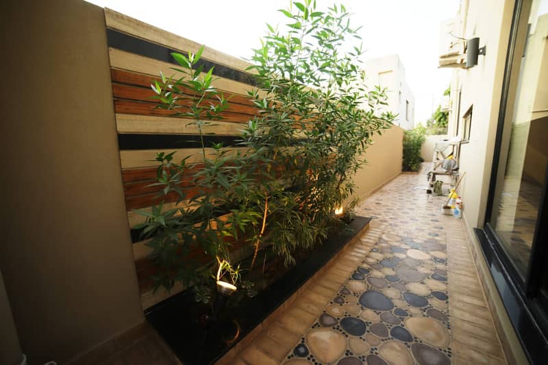 01 Kanal Slightly Used Well Maintained Like Brand New Most Elegant Bungalow For Sale In DHA Phase 5 Near To Park 32