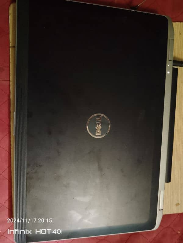 Dell Laptop 3