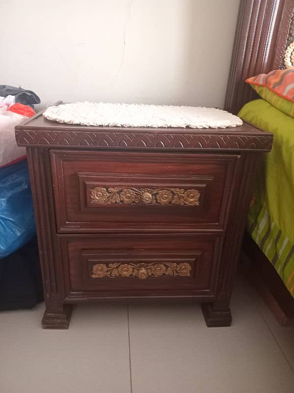 Wooden bed set for sale 2