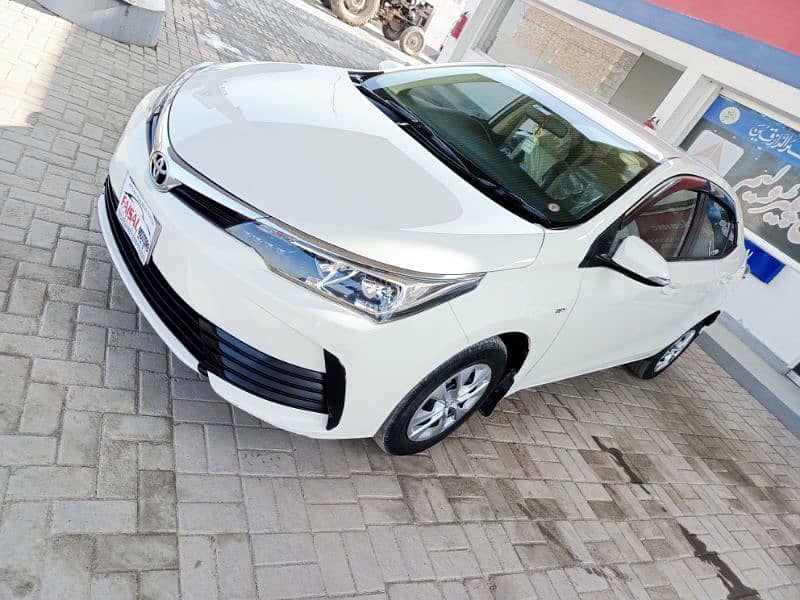 Toyota Corolla GLI 2017 New Shape 3