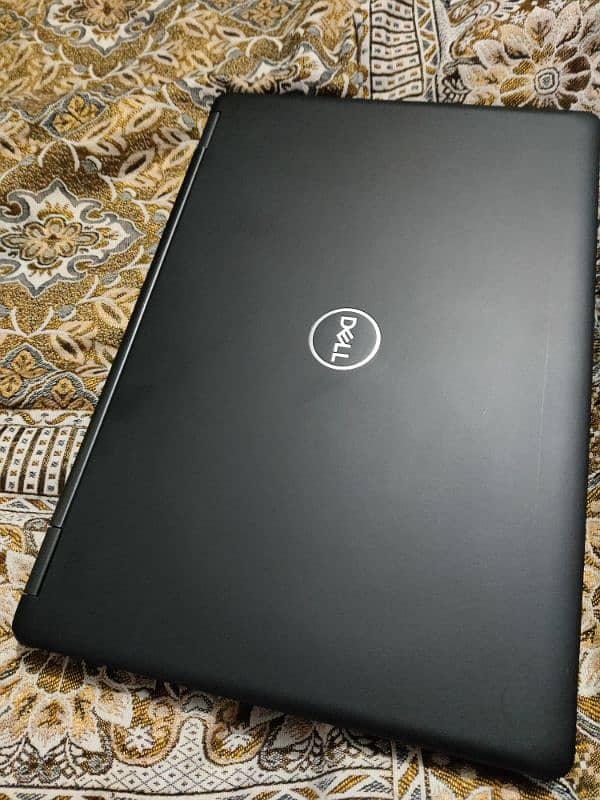 Laptop Dell i5 8gen 1