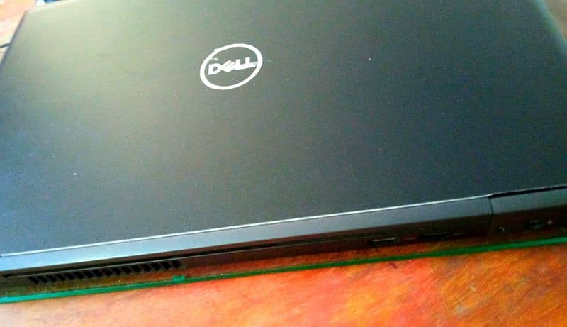 Dell Precision 3530 Workstation 1