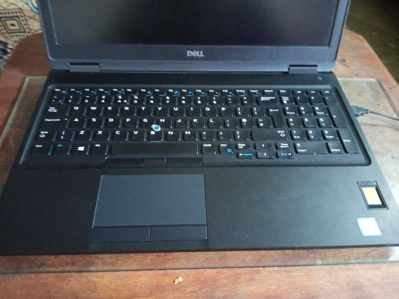 Dell Precision 3530 Workstation 4