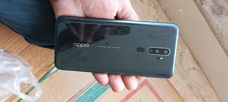 oppo A5.2020 box available 0