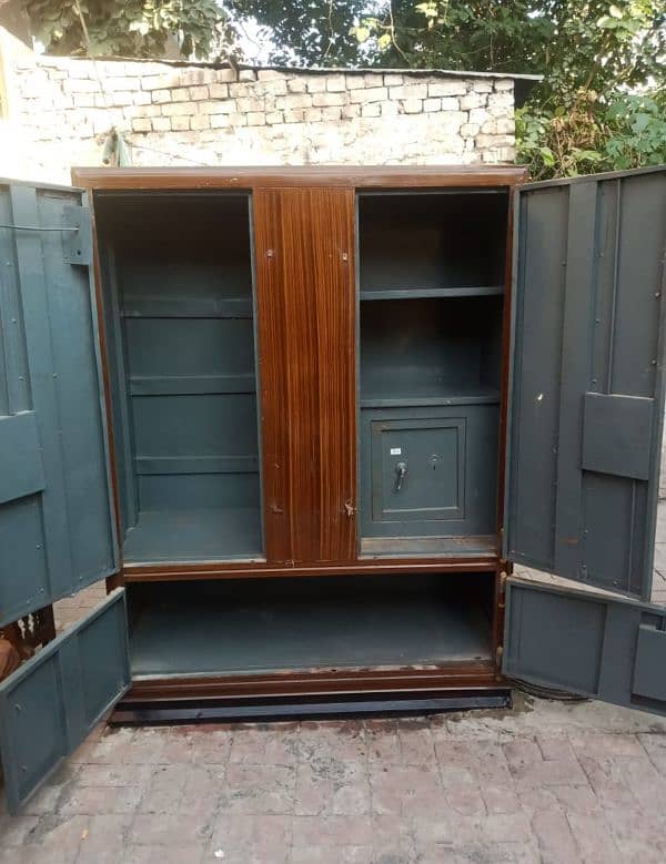 Metal wardrobe for sale only interested contact 1