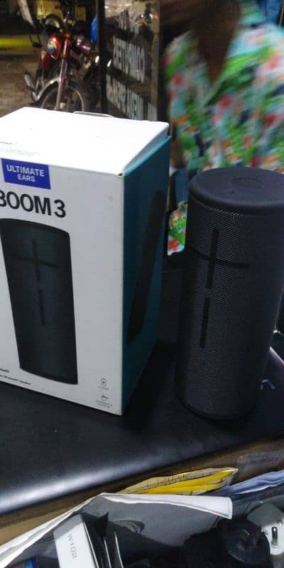 UE Boom 2 & Boom 3 Premium Waterproof Speakers in 10/10 Condition 4