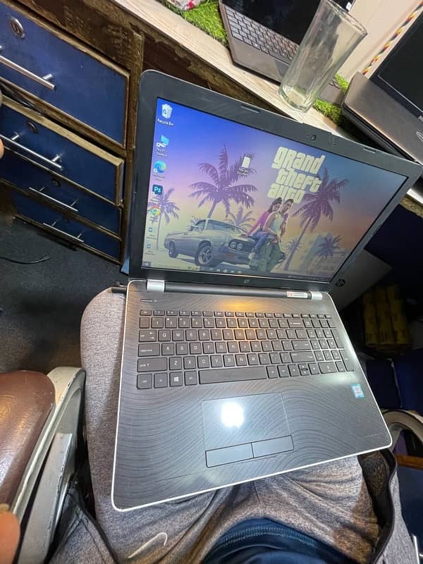 Hp Notebooks 250g6 core:i3 6th generation 3