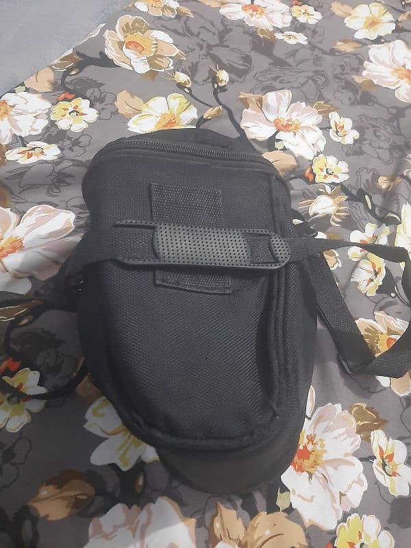 NIKON BAG V SHAPE 1