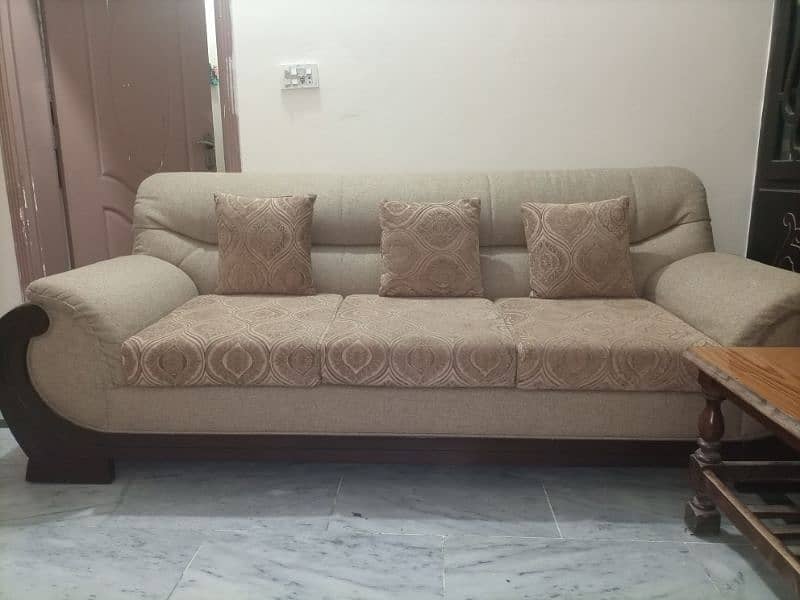 7 seater Sofa with free tables 3