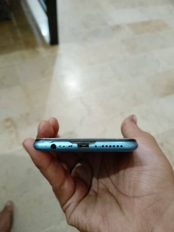 Infinix hot 10   4 /64  all ok 4