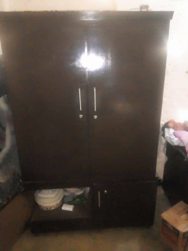 wooden wardrobe for sale in new condition 0