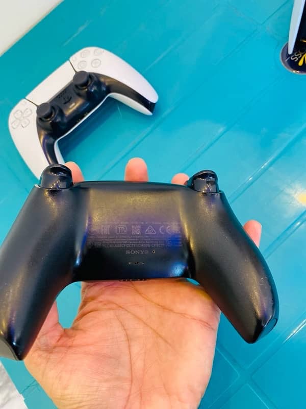 play station 5 PS5 2 Original Controllers 8