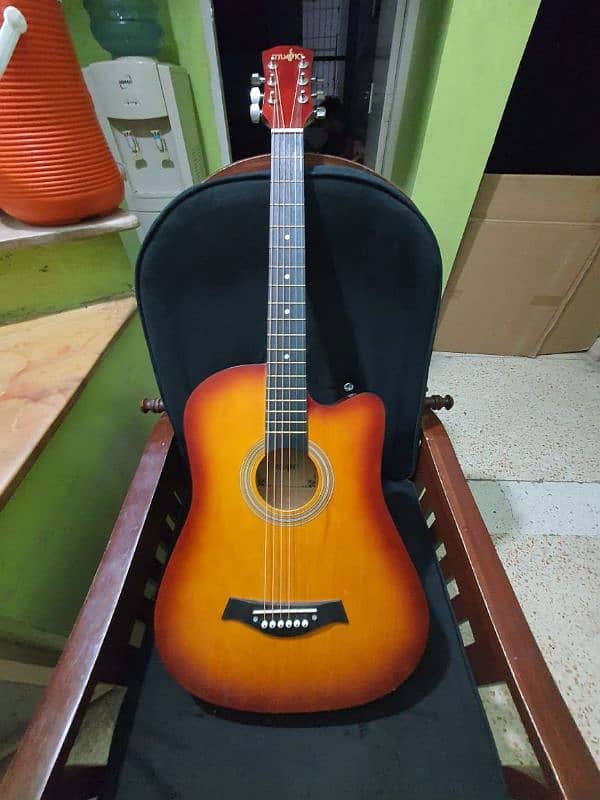 beginner guitar for sale with 2 picks 0