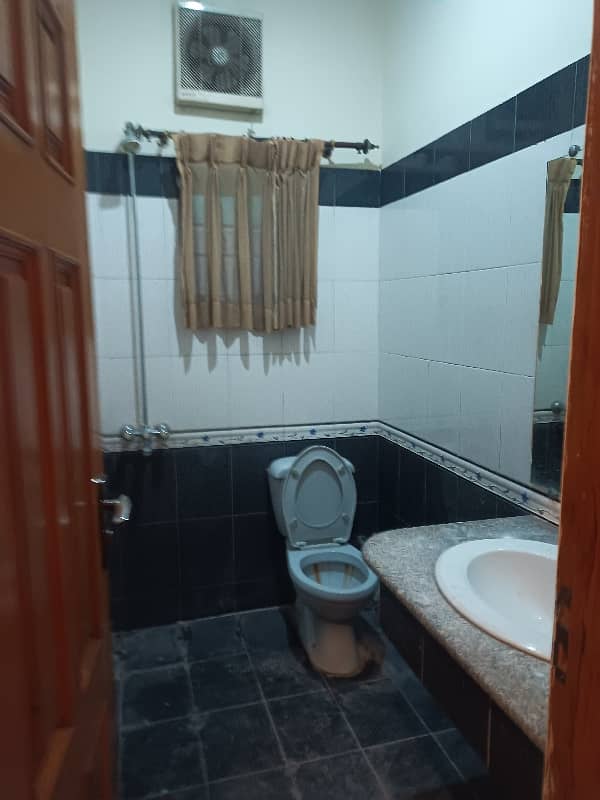 3 bedroom attach washroom upper portion for rent demand 85000 6