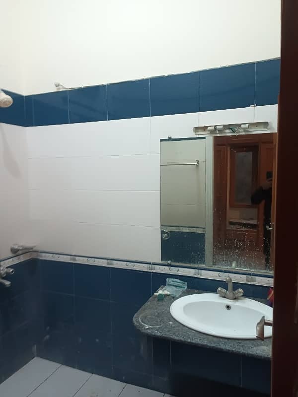 3 bedroom attach washroom upper portion for rent demand 85000 7