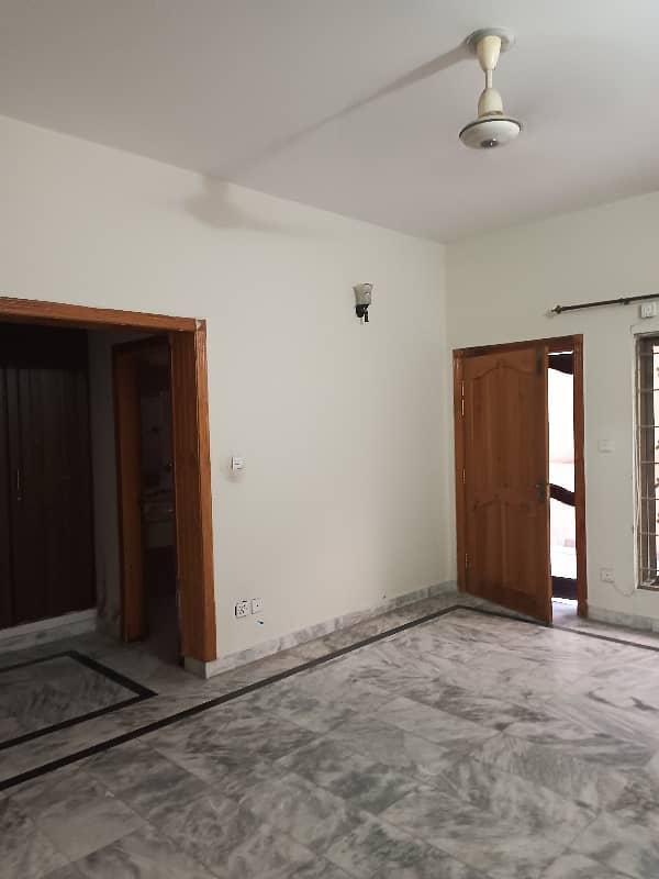 3 bedroom 1 Canal open basement for rent demand 95000 2