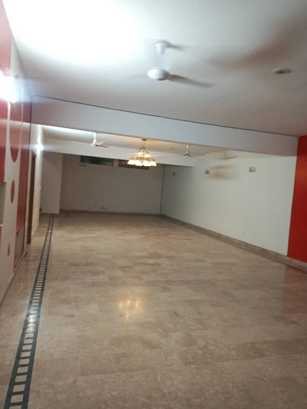 3 bedroom 1 Canal open basement for rent demand 95000 5