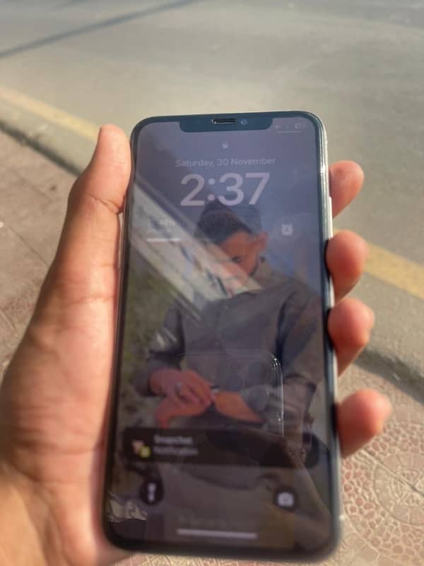 iPhone 11 Pro max factory unlock 256 gb 2