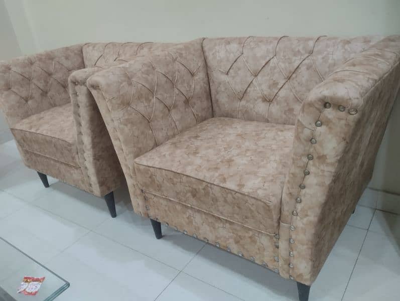 7 Seater, high quality sofa set, like brand new 2