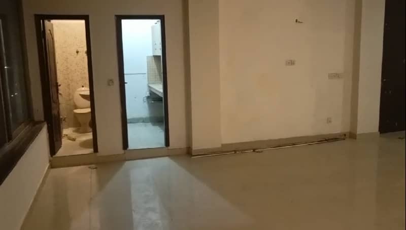 4 Marla 3rd Floor Office With Elevtaor For Rent In DHA Phase 6 Main Boulevard, Lahore. 5