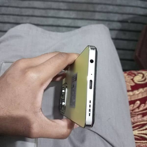 INFINIX HOT 40 PRO 3