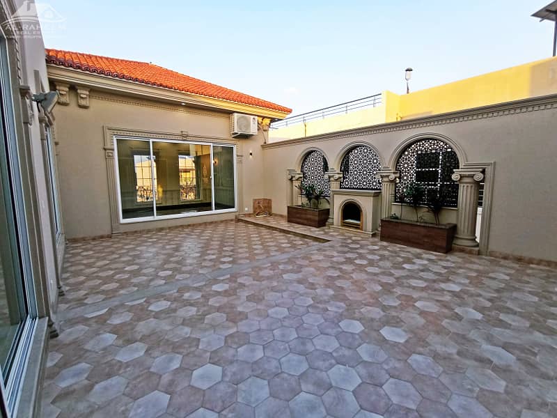 01 Kanal Spanish Bungalow Available For Sale On Top Location 34