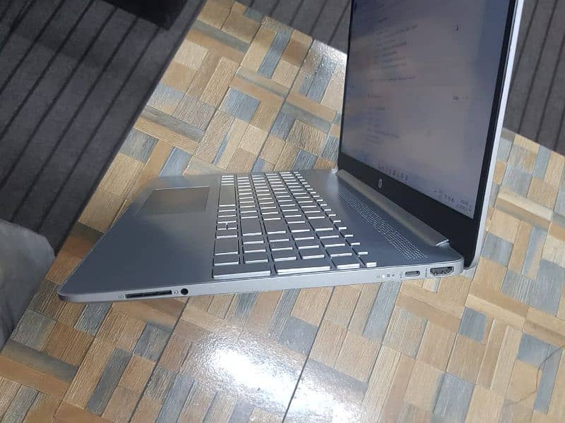 Hp 11th generation laptop 8gb Ram 512 SSD 1